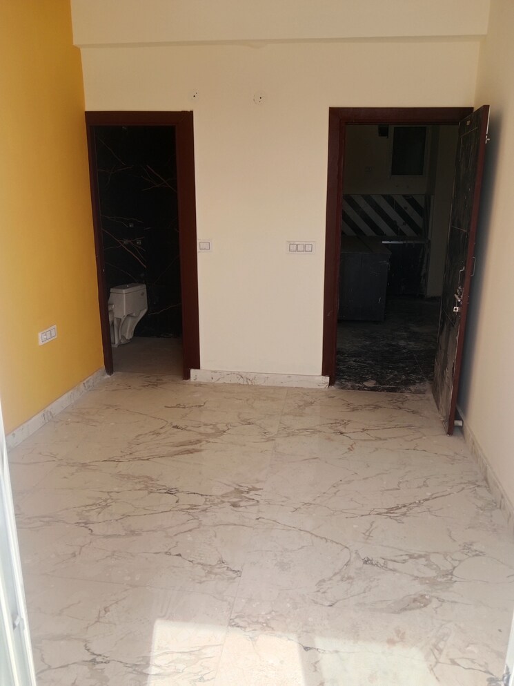 Room, sunshine-apartments-sector-73 3 Bedroom 1400 Sq.Ft. Builder Floor In Sector 73 Noida 8253848