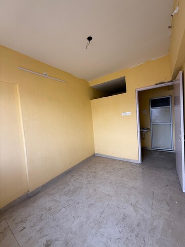 Bedroom in 1 BHK Apartment at Dahisar East – for Rent