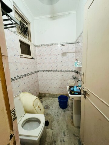 Bathroom in 2 BHK Apartment at Sector 42 – for Rent