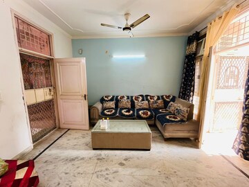 Living Room in 2 BHK Apartment at Sector 42 – for Rent