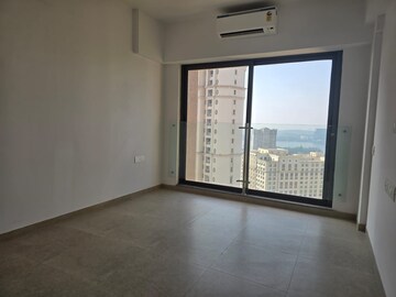 2 BHK Apartment For Rent in Omkar Signet, Malad East