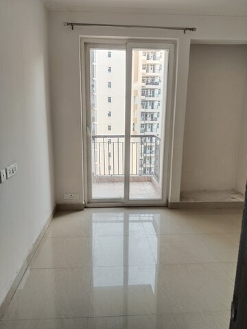 Room in 2 BHK Apartment at Amrapali Leisure Park, Amrapali Leisure Valley – for Rent