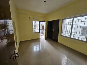 Room in 3 BHK Apartment at Lalpur – for Rent