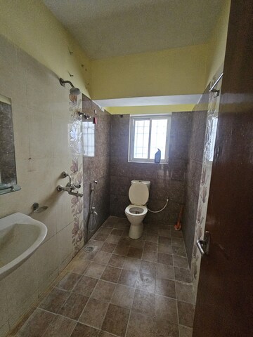 Bathroom in 3 BHK Apartment at Lalpur – for Rent