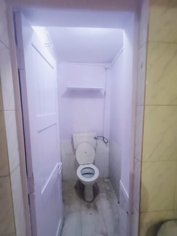 Master Bedroom in 2 BHK Builder Floor at Vikas Puri – for Rent