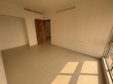 Room in 3 BHK Apartment at Romell Orbis, Andheri East – for Rent