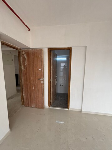 Room in 3 BHK Apartment at Romell Orbis, Andheri East – for Rent