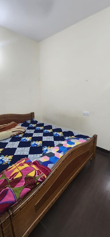Bedroom in 2 BHK Builder Floor at Wave City, Wave City – for Rent
