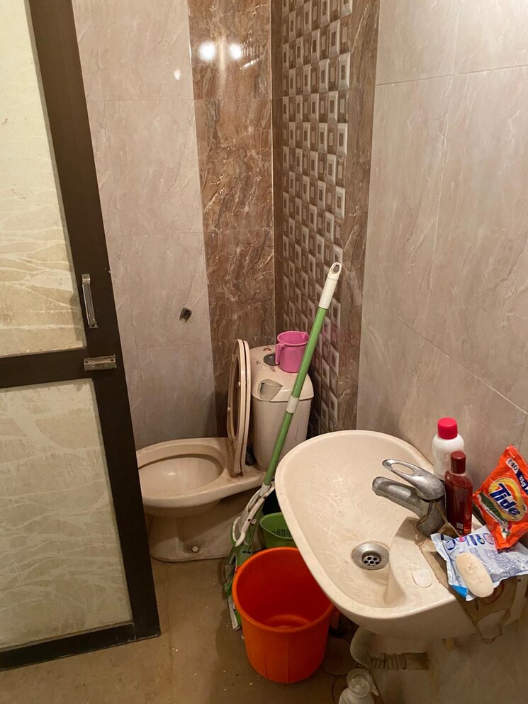 Bathroom, uma-serita 2.5 Bedroom 1100 Sq.Ft. Apartment In Ghodbunder Road Thane 8254210