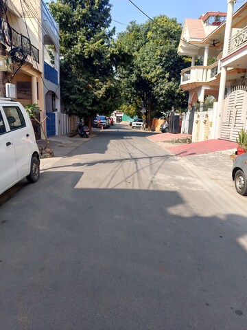 Parking in 4 BHK Independent House at Gomti Nagar – for Sale