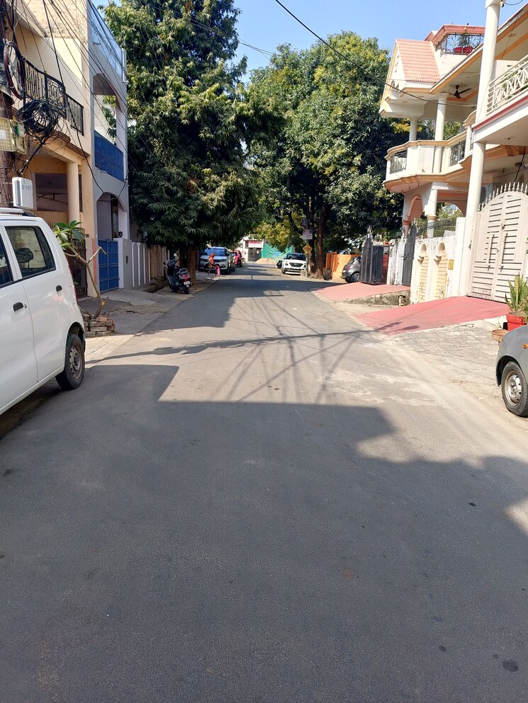  Parking, gomti nagar 4 Bedroom 1650 Sq.Ft. Independent House In Gomti Nagar Lucknow 8254247