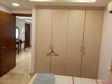 Furnished Amenities in 3 BHK Apartment at Greater Kailash I – for Rent