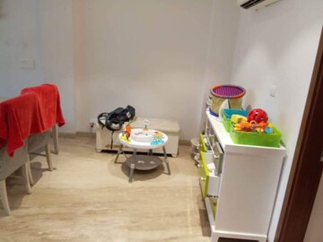 Room in 3 BHK Apartment at Greater Kailash I – for Rent
