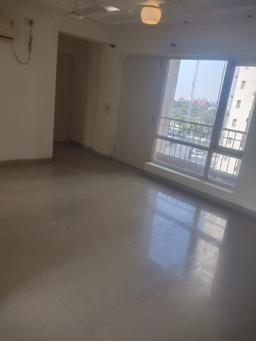 Room in 3 BHK Apartment at Shiv Sai Ozone Park, Sector 86 – for Rent