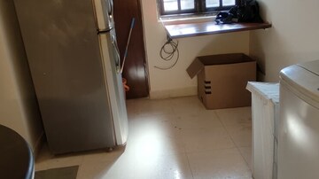 Furnished Amenities in 1 BHK Apartment at Bandra West – for Rent