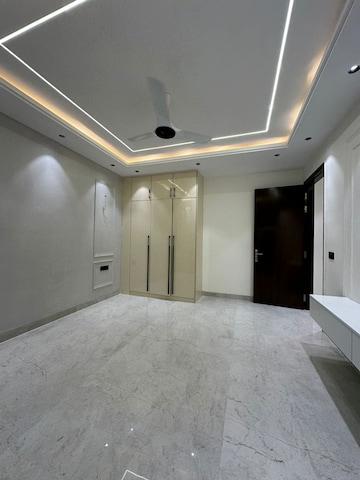 Room in 4 BHK Builder Floor at Ansal API Esencia, Sector 67 – for Sale