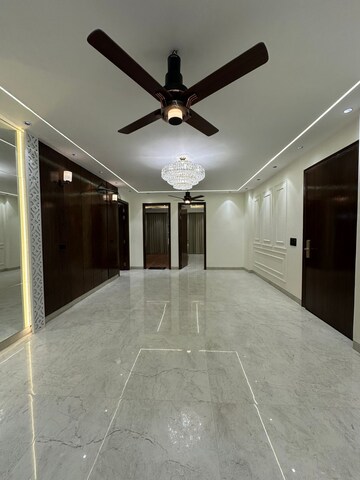 Room in 4 BHK Builder Floor at Ansal API Esencia, Sector 67 – for Sale