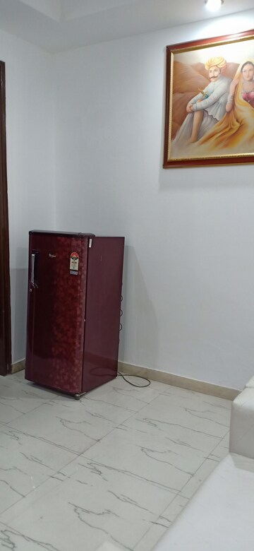 Room in 1 BHK Apartment at Greater Kailash I – for Rent