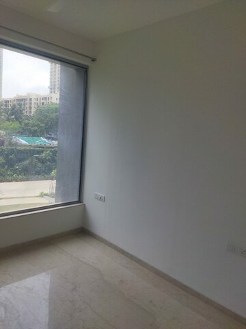 Room in 3 BHK Apartment at Oberoi Eternia, Mulund West – for Sale