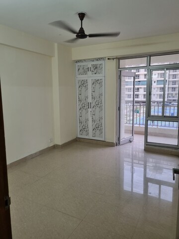 Room in 3.5 BHK Apartment at Garur Golf Island, Sector 19b Dwarka – for Rent
