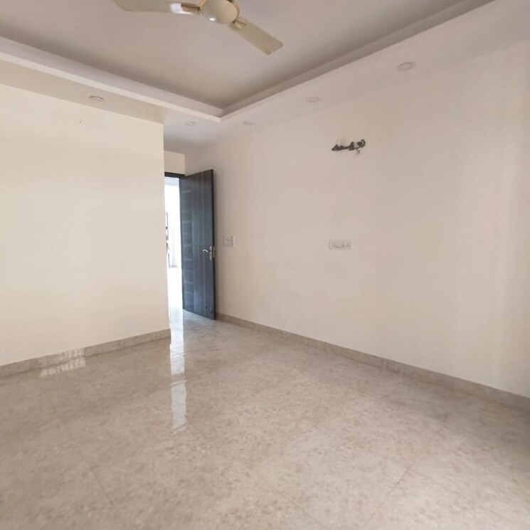 Room, sector 52 3 Bedroom 2400 Sq.Ft. Builder Floor In Sector 52 Gurgaon 8254582