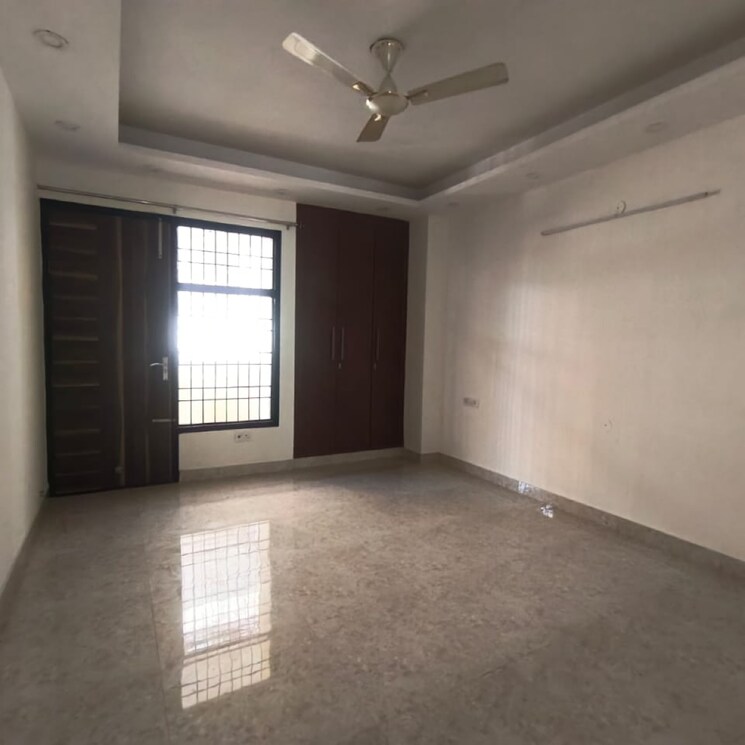 Room, sector 52 3 Bedroom 2400 Sq.Ft. Builder Floor In Sector 52 Gurgaon 8254582