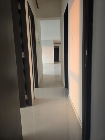Furnished Amenities in 4 BHK Apartment at Goregaon West – for Rent