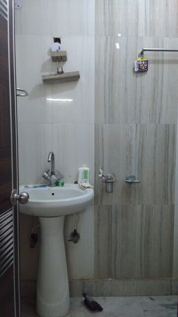Bathroom in 2 BHK Apartment at Khirki Extension – for Rent