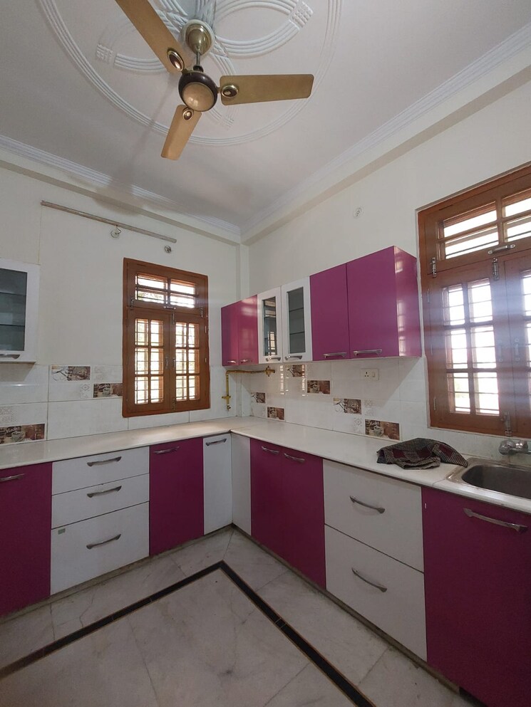 Kitchen, dlf-vibhuti-khand 3 Bedroom 1128 Sq.Ft. Builder Floor In Gomti Nagar Lucknow 8254661