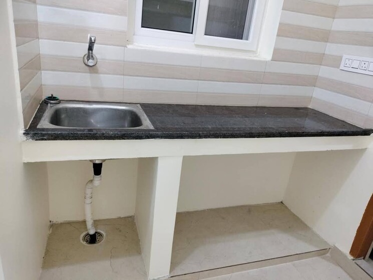 Bathroom, rs-towers-madhapur 1 Bedroom 650 Sq.Ft. Apartment In Madhapur Hyderabad 8254790