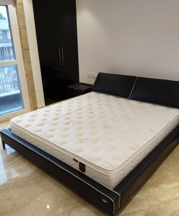 Bedroom in 2.5 BHK Apartment at Greater Kailash ii – for Rent