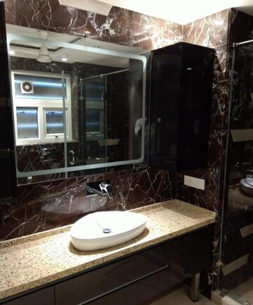 Attached Bathroom in 2.5 BHK Apartment at Greater Kailash ii – for Rent