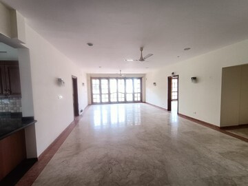 Room in 3 BHK Builder Floor at Halasuru – for Sale