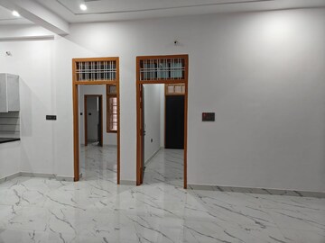 Room in 2 BHK Independent House at Gomti Nagar – for Rent