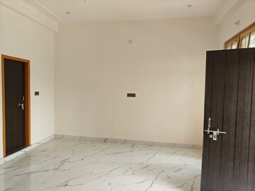 Room in 2 BHK Independent House at Gomti Nagar – for Rent