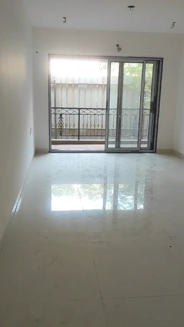 Room in 2 BHK Apartment at Conarch Nutan Nishigandha CHS, Vile Parle East – for Rent