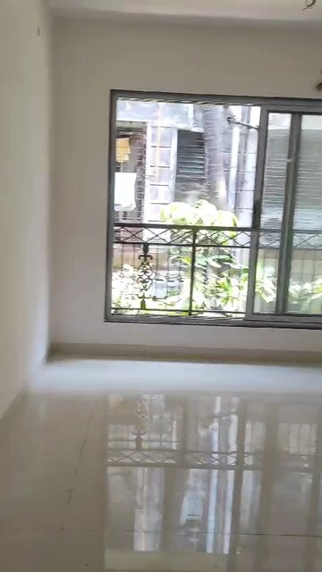 Room in 2 BHK Apartment at Conarch Nutan Nishigandha CHS, Vile Parle East – for Rent
