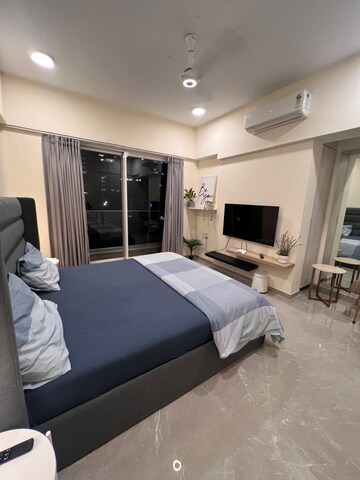 Bedroom in 3 BHK Apartment at Andheri West – for Rent