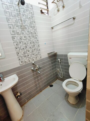 Bathroom in 1 RK Builder Floor at Hsr Layout – for Rent