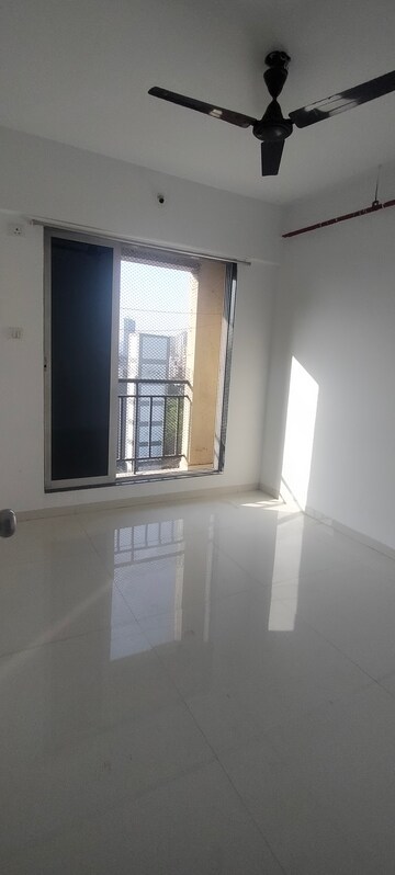 2 BHK Apartment For Rent in Shree Sankalp, Ghodbunder Road