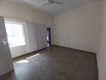 Room in 1 BHK Apartment at Defence Colony – for Rent