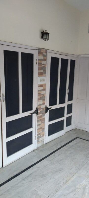 Staircase in 2 BHK Builder Floor at Sector 23 – for Rent