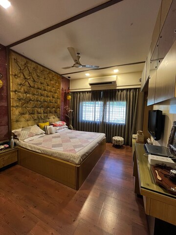 Living Room in 3 BHK Apartment at Sheth Golden Willows, Mulund West – for Sale