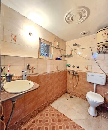 Bathroom in 3 BHK Apartment at Pinnacle Tower, Indrapuram – for Sale