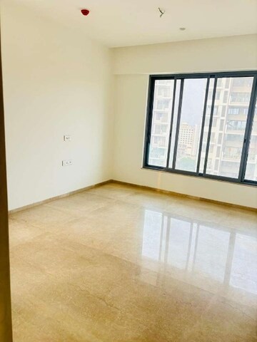 Room in 4 BHK Apartment at Kalpataru Jade Residences, Baner – for Rent