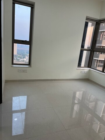 Furnished Amenities in 2 BHK Apartment at Kalpataru Paramount, Kapur Bawdi – for Rent