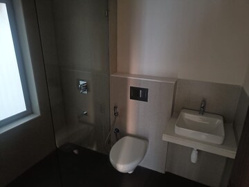 Master Bedroom in 2 BHK Apartment at Piramal Vaikunth, Balkum Pada – for Rent