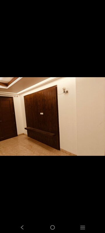 Room in 4 BHK Builder Floor at New Friends Colony – for Sale