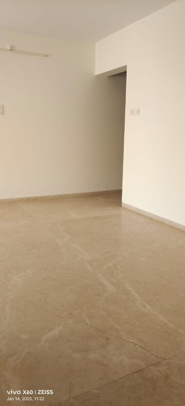 Room in 2 BHK Apartment at Dosti Group Imperia, Manpada – for Rent