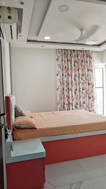 Bedroom in 2 BHK Apartment at Andheri West – for Rent